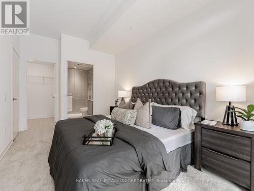 407 Webb Drive, Mississauga, ON - Indoor Photo Showing Bedroom