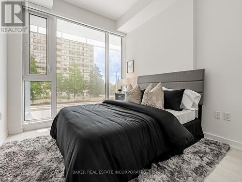 407 Webb Drive, Mississauga, ON - Indoor Photo Showing Bedroom