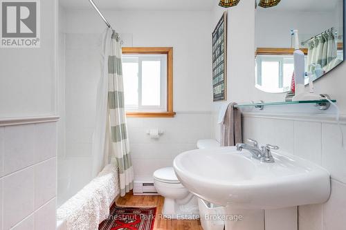 838151 4Th Line E, Mulmur, ON - Indoor Photo Showing Bathroom