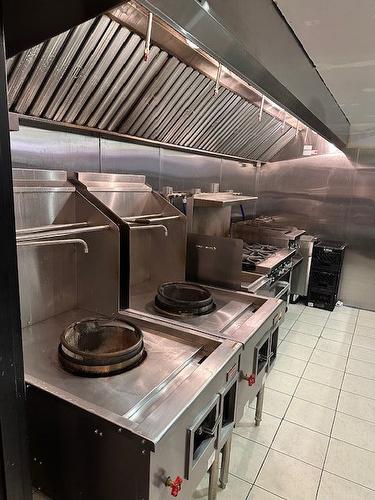 Cuisine - 115-6900 Boul. Décarie, Côte-Saint-Luc, QC 