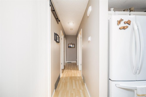 561 Macmillan Dr, Sayward, BC 