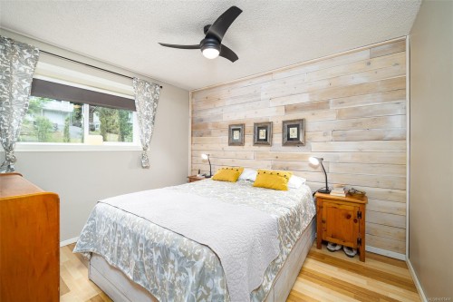 561 Macmillan Dr, Sayward, BC 