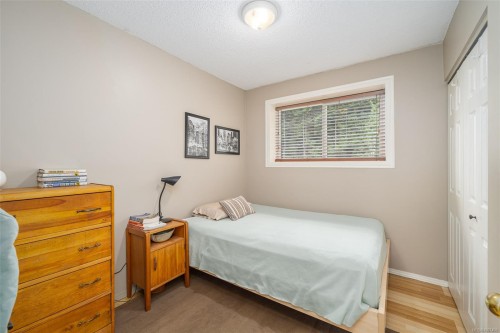 561 Macmillan Dr, Sayward, BC 