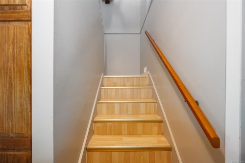 561 Macmillan Dr, Sayward, BC 