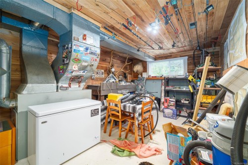 561 Macmillan Dr, Sayward, BC 