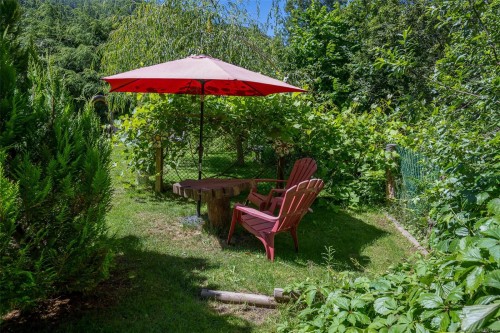 561 Macmillan Dr, Sayward, BC 