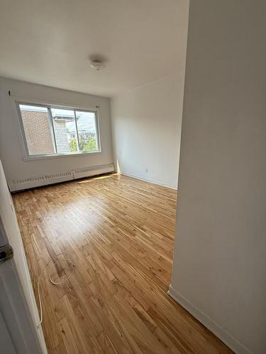 Bedroom - 6050 27E Avenue, Montréal (Rosemont/La Petite-Patrie), QC - Indoor Photo Showing Other Room
