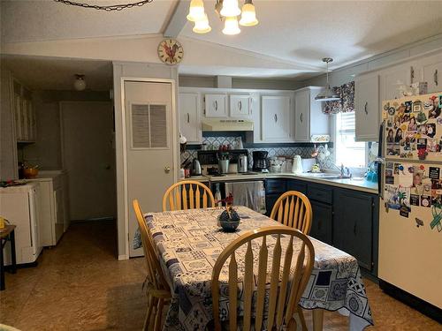3 Reiland Bay, Gladstone, MB - Indoor Photo Showing Dining Room
