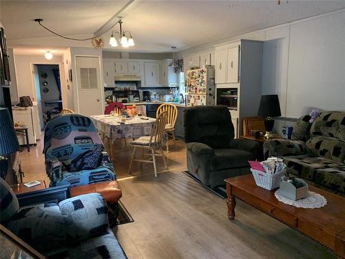 3 Reiland Bay, Gladstone, MB - Indoor Photo Showing Living Room