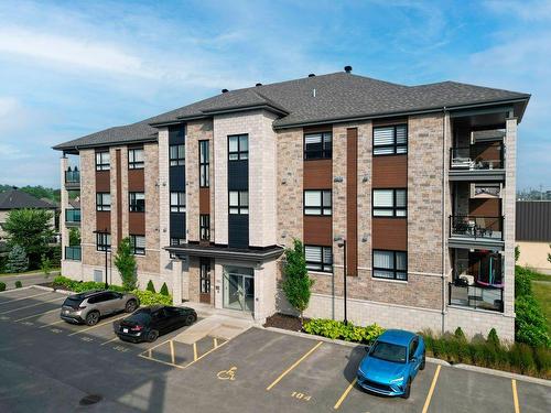 103-910 Boul. du Curé-Labelle  Blainville, QC J7C 2L2