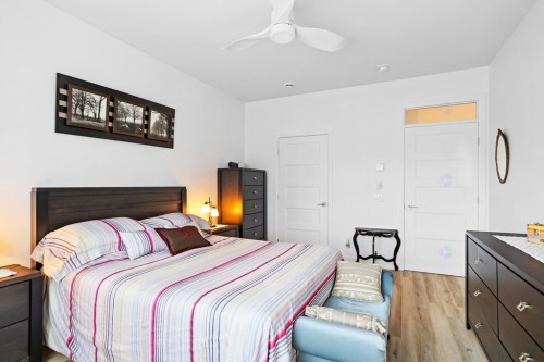 Chambre à coucher principale - 103-910 Boul. Du Curé-Labelle, Blainville, QC - Indoor Photo Showing Bedroom