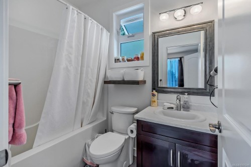 1860 Morello Rd, Nanoose Bay, BC 