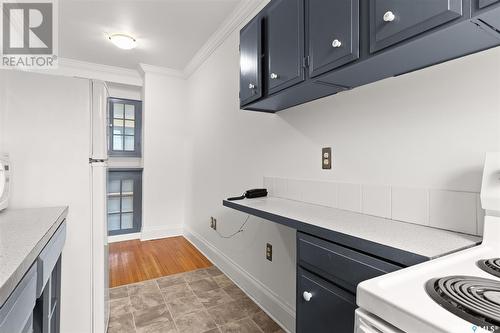 203 2305 Victoria Avenue, Regina, SK - Indoor Photo Showing Kitchen