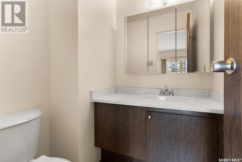 1615 23Rd Avenue, Regina, SK - Indoor Photo Showing Bathroom