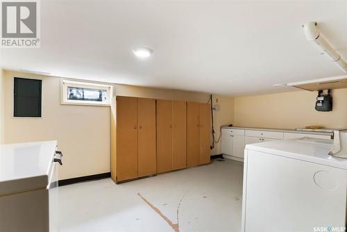 1615 23Rd Avenue, Regina, SK - Indoor Photo Showing Laundry Room