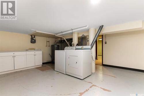 1615 23Rd Avenue, Regina, SK - Indoor Photo Showing Laundry Room