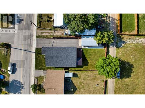 415 16Th Avenue N, Creston, BC - Outdoor