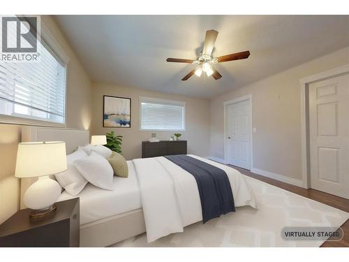 415 16Th Avenue N, Creston, BC - Indoor Photo Showing Bedroom