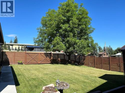 415 16Th Avenue N, Creston, BC - Outdoor