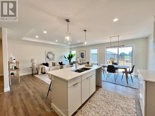 6 Horton Court, Belleville (Belleville Ward), ON - Indoor Photo Showing Kitchen With Double Sink