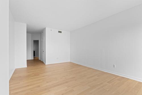 Chambre à coucher principale - 205-5400 Av. Colomb, Brossard, QC - Indoor Photo Showing Other Room