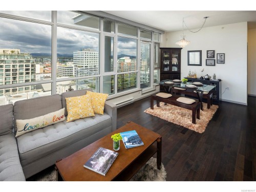 1502-834 Johnson St, Victoria, BC - Indoor Photo Showing Living Room