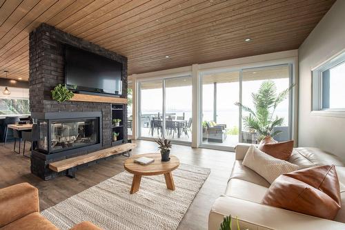 Salon - 85 Rue St-Gilbert, Lévis (Desjardins), QC - Indoor Photo Showing Living Room With Fireplace