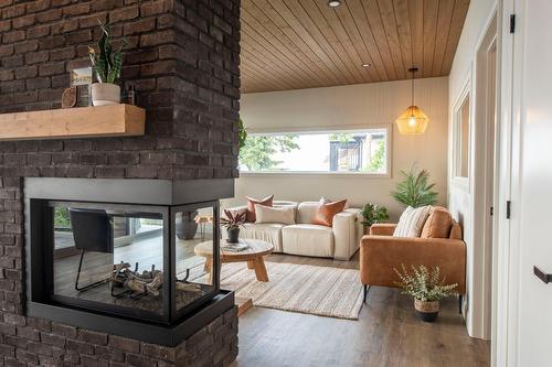 Salon - 85 Rue St-Gilbert, Lévis (Desjardins), QC - Indoor