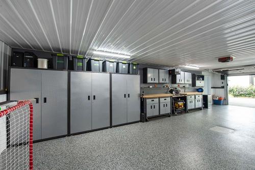 Garage - 85 Rue St-Gilbert, Lévis (Desjardins), QC - Indoor Photo Showing Other Room