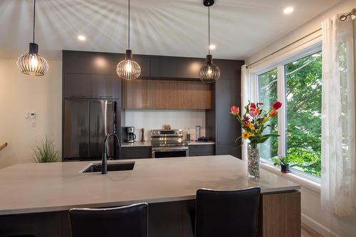Cuisine - 85 Rue St-Gilbert, Lévis (Desjardins), QC - Indoor Photo Showing Kitchen With Upgraded Kitchen