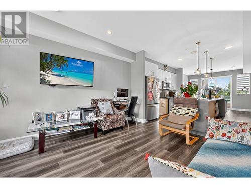 11581 Rogers Road Unit# 306, Lake Country, BC - Indoor Photo Showing Living Room