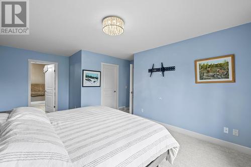 5318 Trickle Creek Drive, Kelowna, BC - Indoor Photo Showing Bedroom