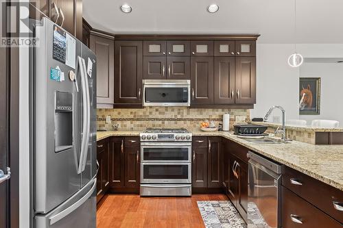5318 Trickle Creek Drive, Kelowna, BC - Indoor Photo Showing Kitchen With Double Sink With Upgraded Kitchen