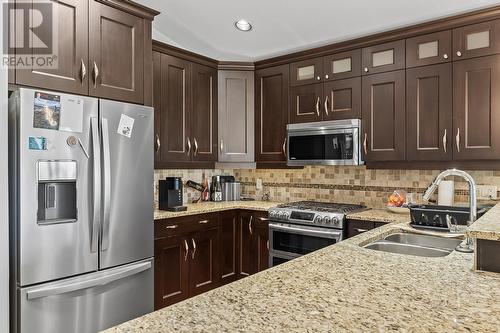 5318 Trickle Creek Drive, Kelowna, BC - Indoor Photo Showing Kitchen With Double Sink With Upgraded Kitchen