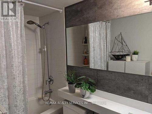 1019 - 4000 Spadina Avenue, Toronto, ON - Indoor Photo Showing Bathroom