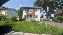 1631 Rue du Couvent  Laval (Chomedey), QC H7M 3A8