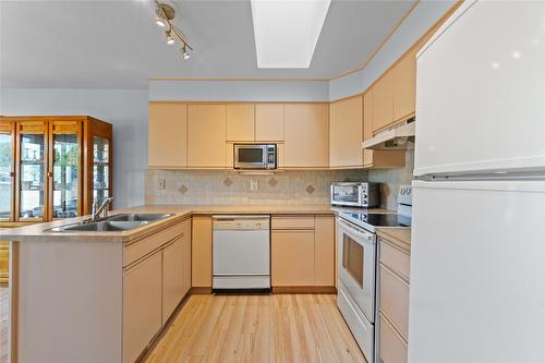 11-153 Salmon Arm Drive, Enderby, BC - Indoor Photo Showing Kitchen With Double Sink