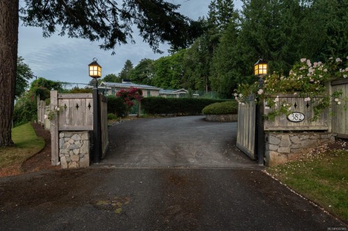 382 Judges Row, Qualicum Beach, BC 