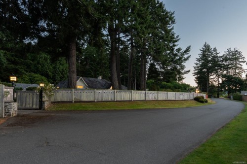 382 Judges Row, Qualicum Beach, BC 