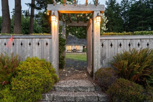 382 Judges Row, Qualicum Beach, BC 