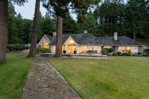 382 Judges Row, Qualicum Beach, BC 