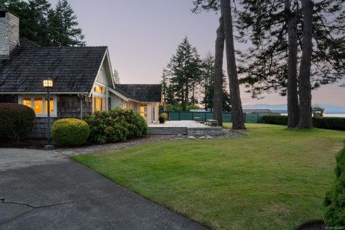 382 Judges Row, Qualicum Beach, BC 
