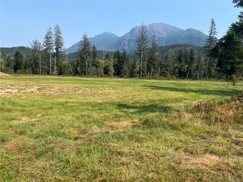 1845 Stowe Creek Rd, Sayward, BC 