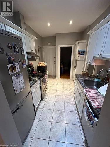 34 Oak Street, Cambridge, ON - Indoor Photo Showing Kitchen With Double Sink