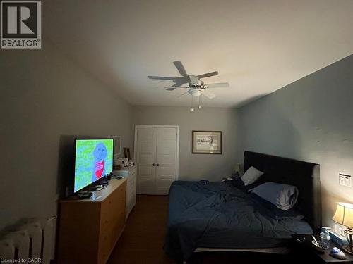 34 Oak Street, Cambridge, ON - Indoor Photo Showing Bedroom