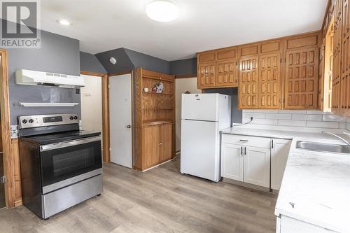 139 Carufel Ave, Sault Ste. Marie, ON - Indoor Photo Showing Kitchen