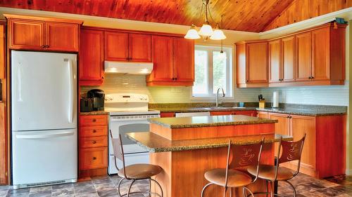 Kitchen - 367 Route Rivet, Saint-Simon-Les-Mines, QC - Indoor Photo Showing Kitchen