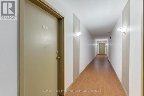 Hallway to unit - 35 - 64 Hiawatha Road, Woodstock (Woodstock - North), ON - Indoor Photo Showing Other Room