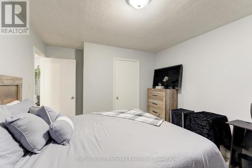 35 - 64 Hiawatha Road, Woodstock (Woodstock - North), ON - Indoor Photo Showing Bedroom