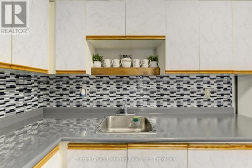 35 - 64 Hiawatha Road, Woodstock (Woodstock - North), ON - Indoor Photo Showing Kitchen